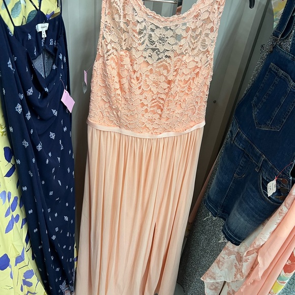 David's Bridal Dresses & Skirts - David's Bridal Coral Lace Prom Dress